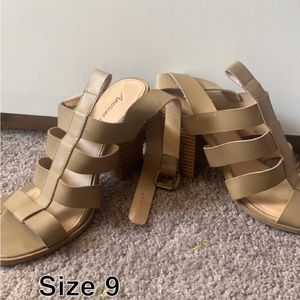 American Eagle Strappy wedge